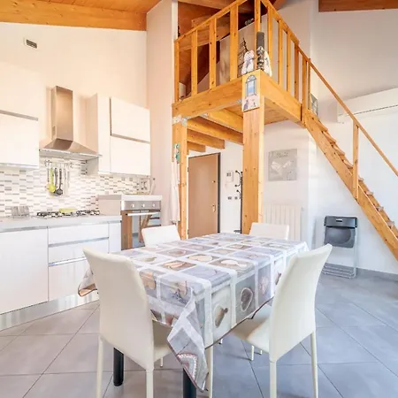 Marina Di Sestri Wonderful Penthouse Διαμέρισμα