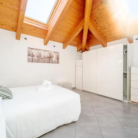 Marina Di Sestri Wonderful Penthouse Διαμέρισμα