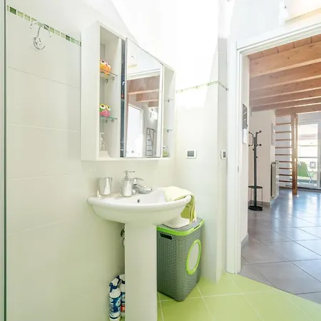Marina Di Sestri Wonderful Penthouse Διαμέρισμα Γένοβα